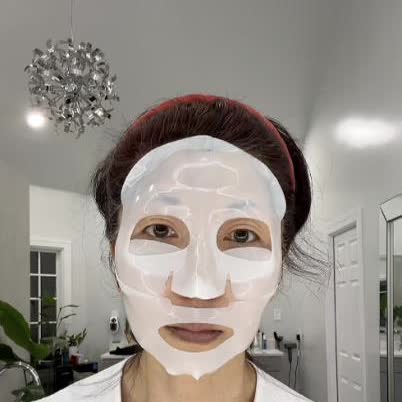 Zoe wearing the mask